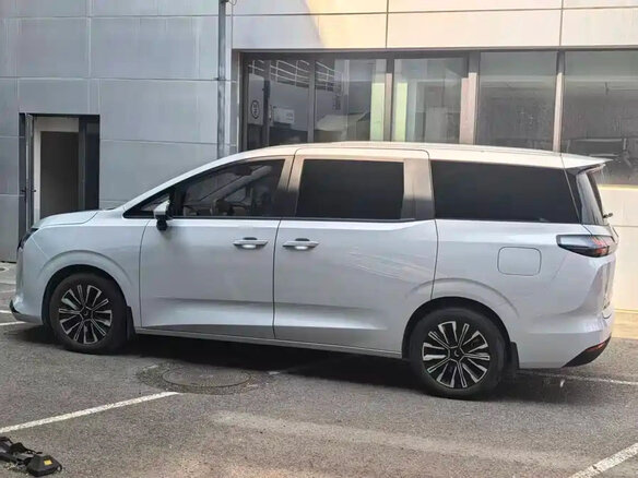 2025 Wuling Starlight 730, серебристый, 1655025 рублей - вид 7