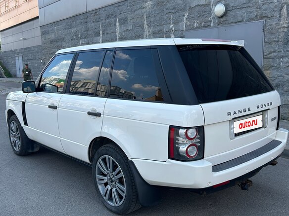 2010 Land Rover Range Rover III Рестайлинг 2, белый, 1800000 рублей - вид 10