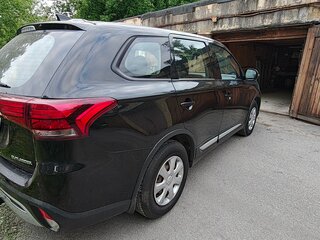 2019 Mitsubishi Outlander III Рестайлинг 3, чёрный, 2149000 рублей, вид 3