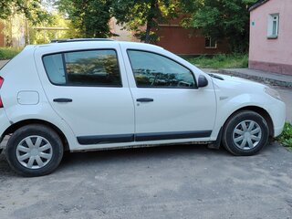 2013 Renault Sandero I, белый, 600000 рублей, вид 2