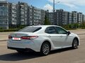 2018 Toyota Camry VIII (XV70), белый - вид 3
