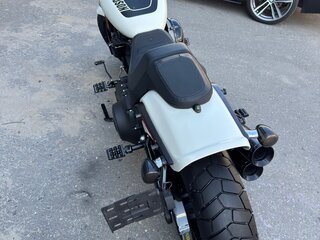 2018 Harley-Davidson Fat Bob, белый, 1600000 рублей, вид 5