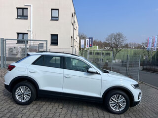 2026 Volkswagen T-Roc I Рестайлинг, белый, 3479138 рублей, вид 3