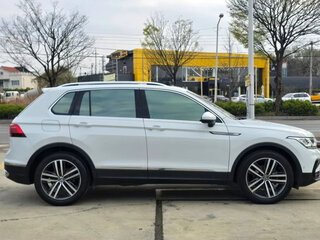 2021 Volkswagen Tiguan II Рестайлинг, белый, 2295000 рублей, вид 3