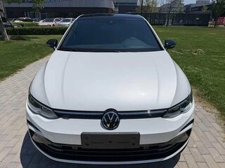 2023 Volkswagen Golf VIII, белый, 1810010 рублей, вид 2