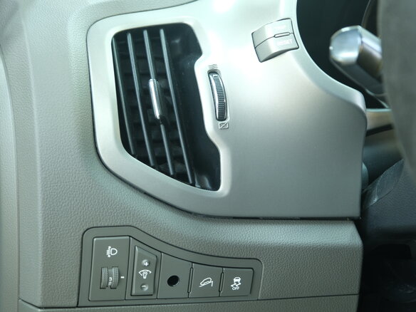 2010 Kia Sportage III, серебристый - вид 8