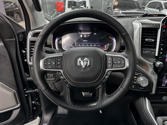 2026 Ram 1500 Crew Cab V Рестайлинг, чёрный, 9900000 рублей - вид 15