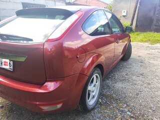 2010 Ford Focus II Рестайлинг, красный, 480000 рублей, вид 5