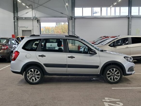 2023 Lada (ВАЗ) Granta Cross I Рестайлинг, серебристый, 855000 рублей - вид 3
