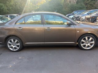 2004 Toyota Avensis II, коричневый, 550000 рублей, вид 2