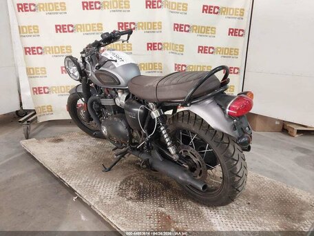 2016 Triumph Bonneville T120, чёрный, 548784 рублей, вид 4