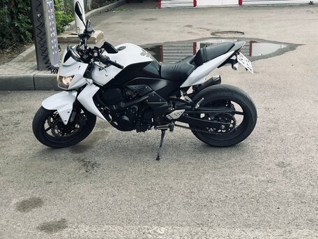 2010 Kawasaki Z 750, белый, 480000 рублей, вид 1
