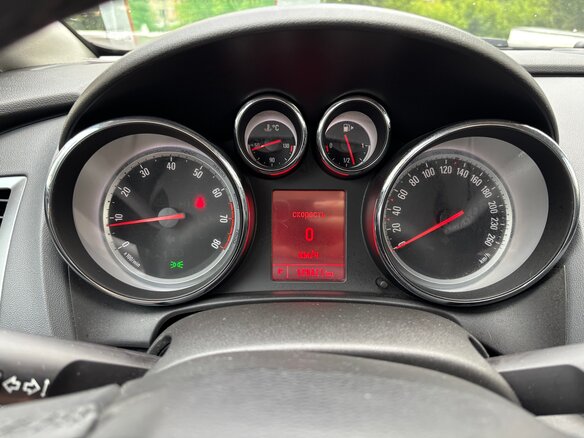2013 Opel Astra J Рестайлинг, чёрный, 900000 рублей - вид 12