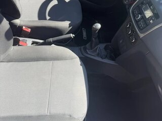 2019 Renault Logan II Рестайлинг, белый, 800000 рублей, вид 2