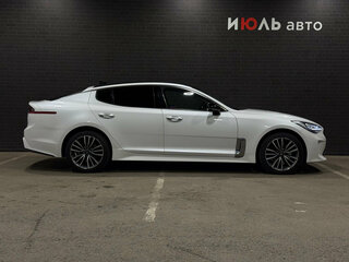 2018 Kia Stinger I, белый, 2550000 рублей, вид 4