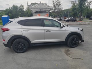 2017 Hyundai Tucson III, серый, 1800000 рублей, вид 4