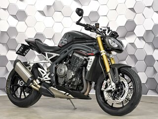 2021 Triumph Speed Triple, чёрный, 1329000 рублей, вид 1