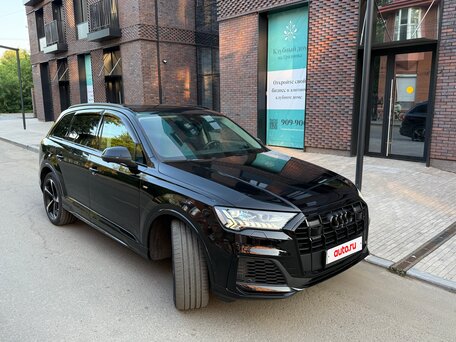 2021 Audi Q7 55 TFSI II (4M) Рестайлинг, чёрный, 6800000 рублей, вид 2
