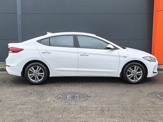 2017 Hyundai Elantra VI (AD), белый, 1529000 рублей, вид 3