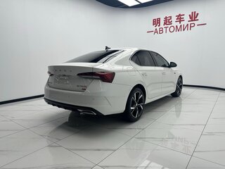 2022 Skoda Octavia IV (A8), белый, 1999000 рублей, вид 4