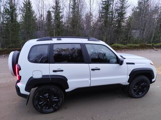 2024 Lada (ВАЗ) Niva Travel I, белый, 1600000 рублей, вид 3