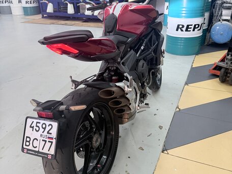 2018 MV Agusta Brutale 800, красный, 700000 рублей, вид 4