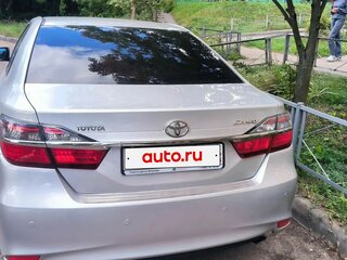 2016 Toyota Camry VII (XV50) Рестайлинг, серебристый, 2180000 рублей, вид 3
