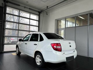 2012 Lada (ВАЗ) Granta I, белый, 300000 рублей, вид 4