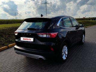 2020 Ford Kuga III, чёрный, 2000000 рублей, вид 4