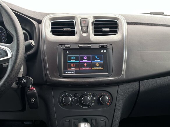 2021 Renault Logan Stepway II Рестайлинг, белый - вид 16