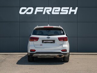 2018 Kia Sorento III Prime Рестайлинг, белый, 2525000 рублей, вид 4