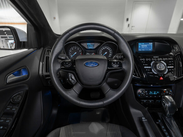 2014 Ford Focus III, белый, 1075000 рублей - вид 9