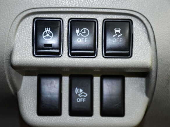 2012 Nissan Leaf (EM57) I (ZE0/AZE0), красный, 729000 рублей - вид 19