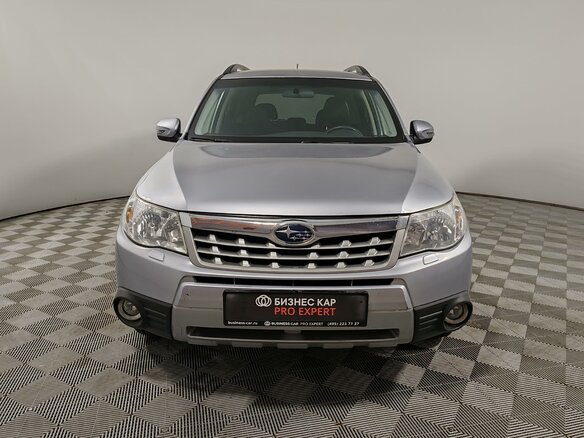 2012 Subaru Forester III Рестайлинг, серебристый, 1099000 рублей - вид 1