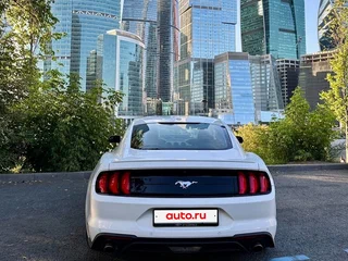 2019 Ford Mustang VI Рестайлинг, белый, 2400000 рублей, вид 5