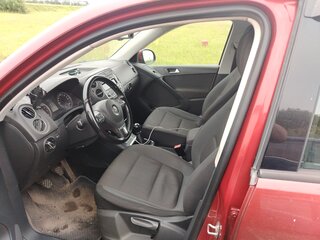 2011 Volkswagen Tiguan I Рестайлинг, красный, 1300000 рублей, вид 5