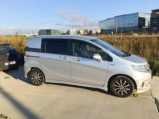 2012 Honda Freed I Рестайлинг, серебристый, 950000 рублей, вид 5
