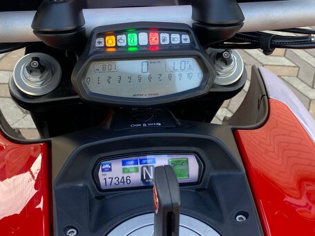 2011 Ducati Diavel, красный, 999999 рублей, вид 3