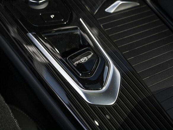 2026 Geely Monjaro I Рестайлинг, белый - вид 22