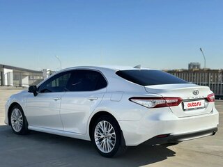 2021 Toyota Camry VIII (XV70) Рестайлинг, белый, 3020000 рублей, вид 3