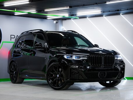 2020 BMW X7 40i I (G07), чёрный, 8800000 рублей, вид 3
