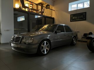1992 Mercedes-Benz W124 500 E, серый, 6900000 рублей, вид 1