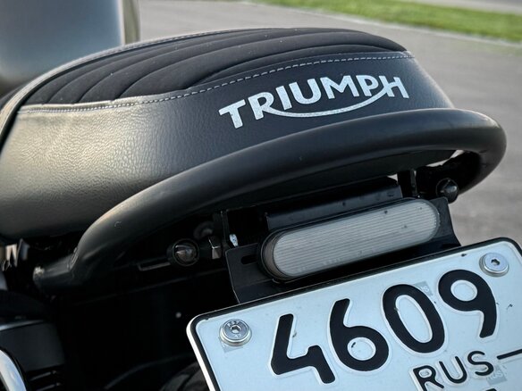 2020 Triumph Street Twin, серый, 805000 рублей - вид 24