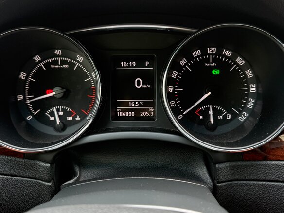 2012 Skoda Superb II, белый, 1200000 рублей - вид 11