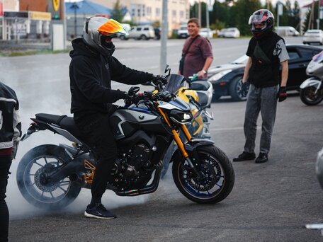 2019 Yamaha MT-09 (FZ-09), чёрный, 950000 рублей, вид 4