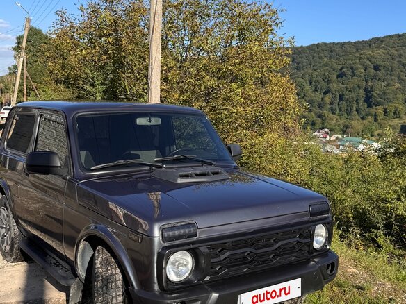 2018 Lada (ВАЗ) 2121 (4x4) Urban I Рестайлинг, серебристый, 550000 рублей - вид 1