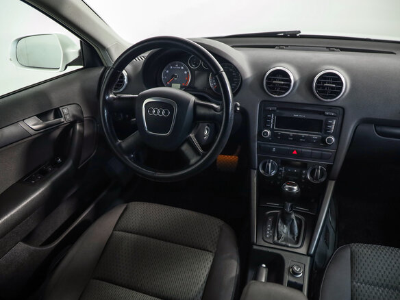 2010 Audi A3 II (8P) Рестайлинг 2, белый, 839000 рублей - вид 8