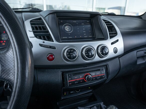2014 Mitsubishi L200 Super Select IV Рестайлинг, коричневый - вид 16