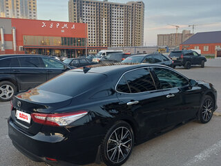 2020 Toyota Camry VIII (XV70), чёрный, 2680000 рублей, вид 4