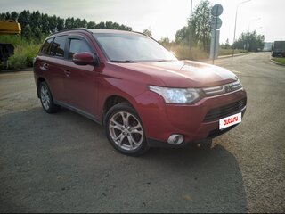 2013 Mitsubishi Outlander III, красный, 1100000 рублей, вид 2